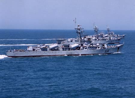 导弹护卫舰编队--东海舰队某部练兵掠影
