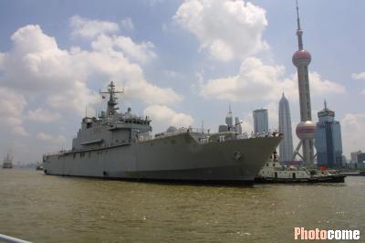 图文:意大利军舰访问上海 中方举行欢迎仪式