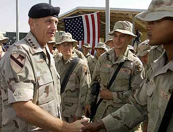美国中央战区总司令弗兰克斯访问阿富汗(附图