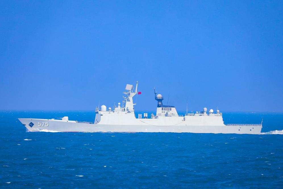 海军第40批护航编队启航 呼和浩特舰首次执行任务