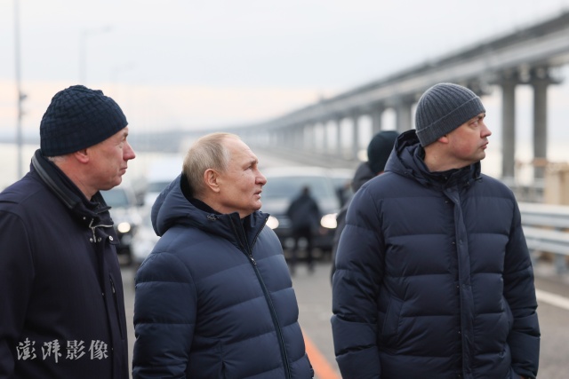 普京视察克里米亚大桥时驾驶非国产车 佩斯科夫解释