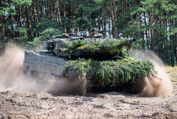 德媒：美国表示支持德国向乌交付“豹”-2主战坦克