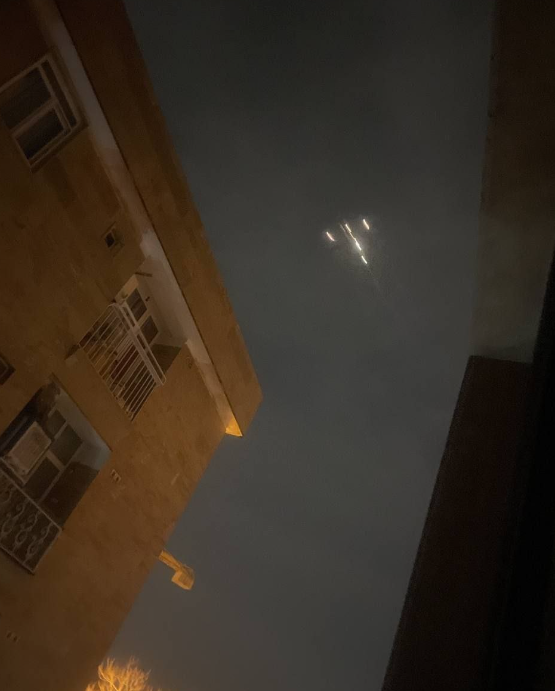 伊朗军工厂传出爆炸声 伊朗国防部：系拦截无人机