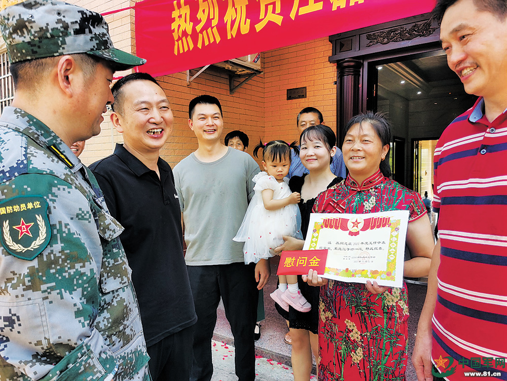 高清大图 各部队多种形式庆祝“八一”建军节 (http://www.zjmmc.cn/) 未分类 第1张