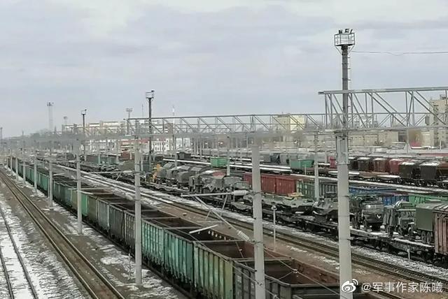 通过白俄罗斯铁路线投送的俄军军列