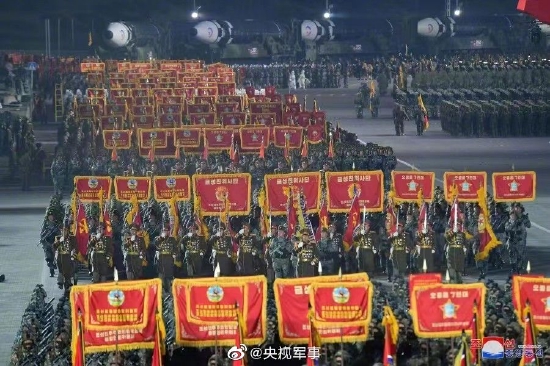 朝鲜军队进行了一项重要改制：各级部队也改制了军旗