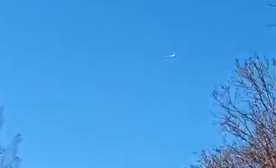 俄军图-22M3战略轰炸机飞往马里乌波尔（视频截图）