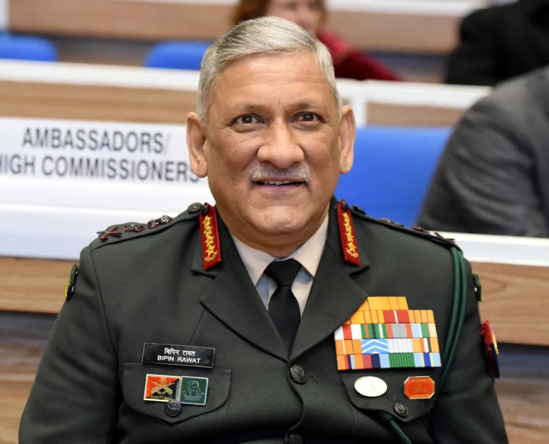 2019年12月25日，时任印度陆军参谋长的比平·拉瓦特。（图自视觉中国）