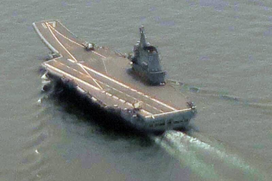 台媒炒作：山东舰出现在台湾海峡 疑被美侦察机锁定
