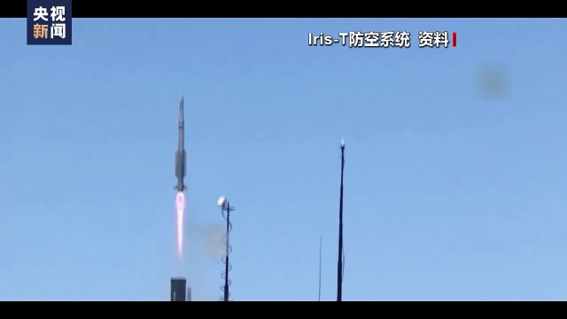 德总理:将向乌提供更多武器 美计划提供“神剑”炮弹