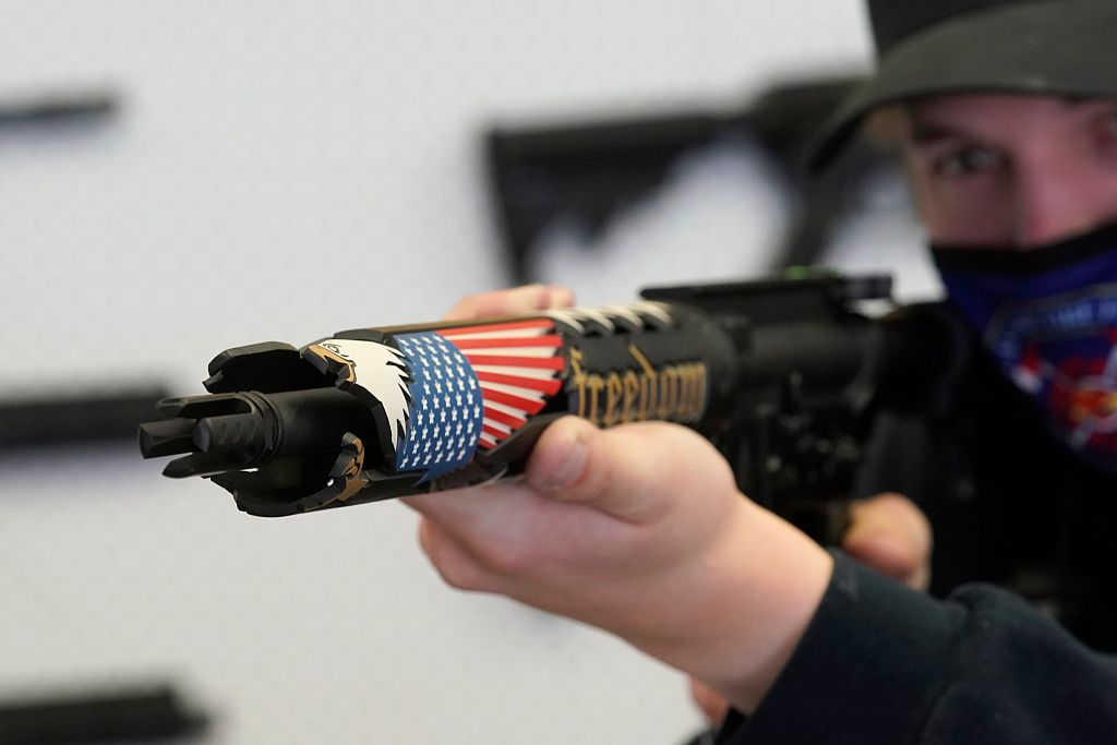 美媒：美国“幽灵枪”泛滥 枪支暴力问题愈演愈烈