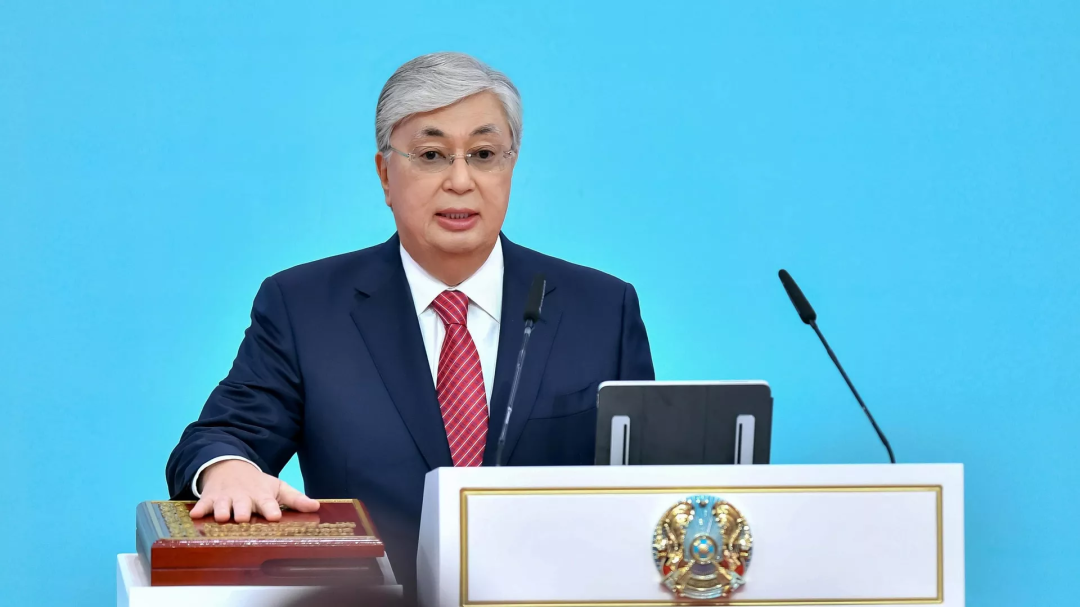 当地时间26日，哈萨克斯坦总统托卡耶夫发表就任演说 图源：俄新社