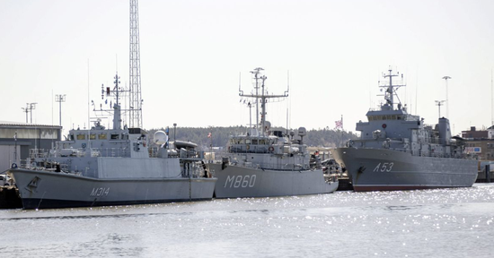 三艘北约军舰抵达芬兰港口（社交媒体截图）